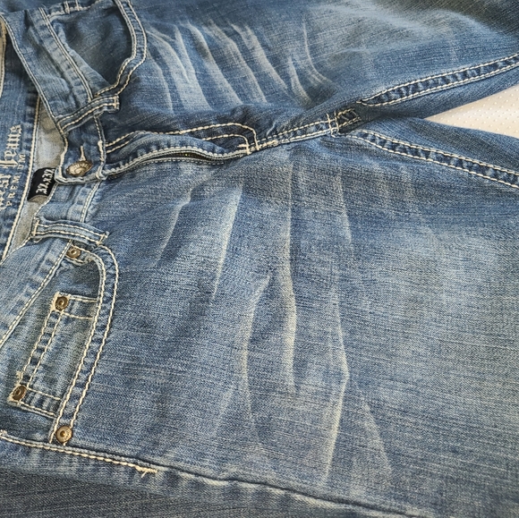 Request Jeans - Picture 5 of 5